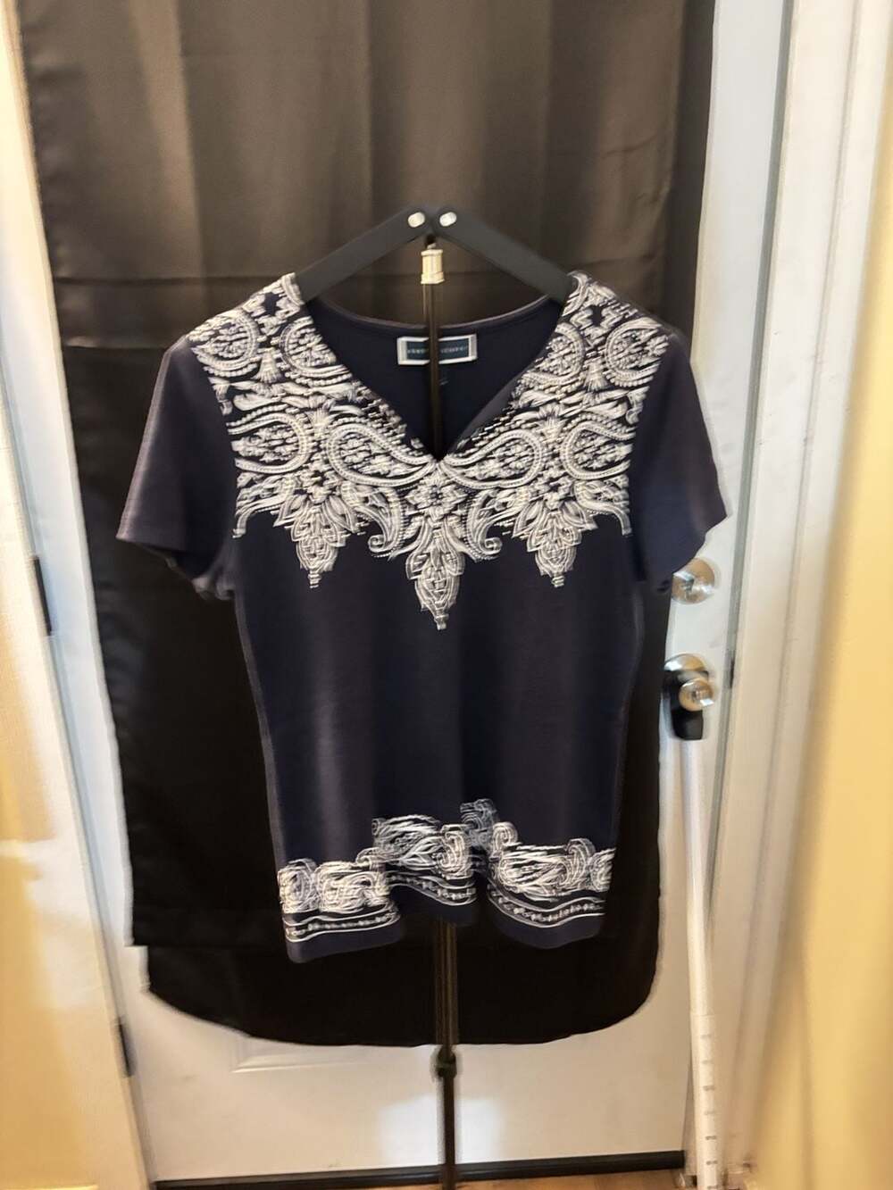 Karen Scott V-Neck Top Size PL Blue Paisley Print Embellished Short Sleeve